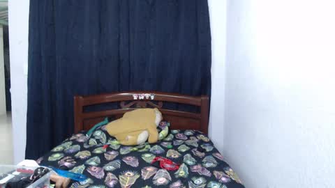 Snapshot of atena_messy chatting on December 2024 11:06:02 PM atena messy online show from December 2024 11:06:02 PM