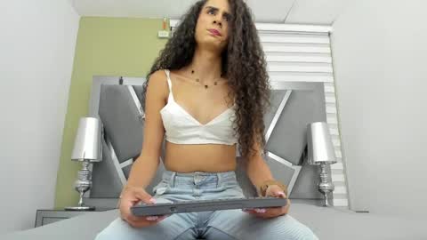 atenea online show from June 2026 03:53:01 AM
