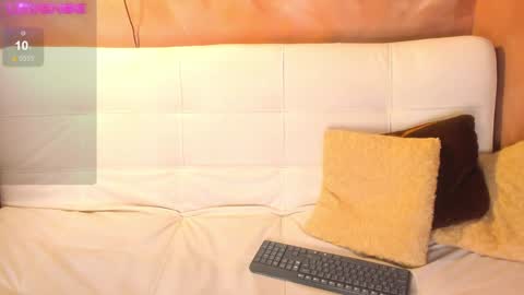 Snapshot of athena_makri05 chatting on December 2024 05:26:02 PM ATENEA MAKRI online show from December 2024 05:26:02 PM