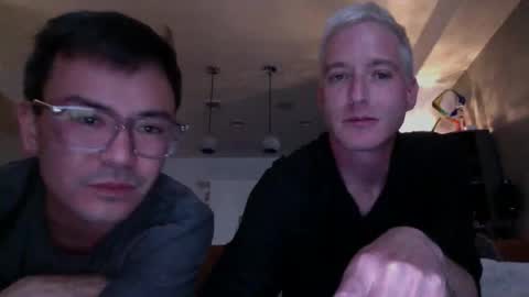 Snapshot of atwandagp chatting on April 2026 05:52:01 AM Thomas and Garret online show from April 2026 05:52:01 AM