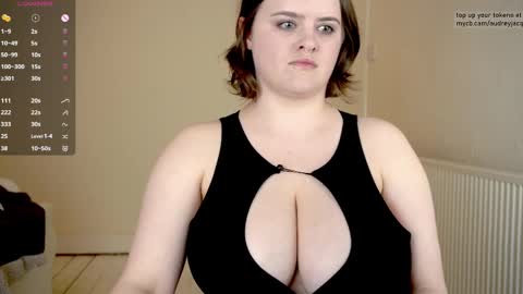 Audrey Jacq online show from April 2026 06:52:01 PM