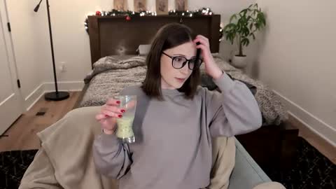 Miss Audrey online show from December 2024 09:30:02 PM