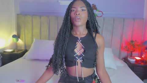 Snapshot of aura_sun_ chatting on December 2025 12:00:01 PM Auris online show from December 2025 12:00:01 PM