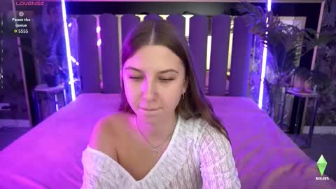 Nikol online show from November 2025 07:20:01 AM