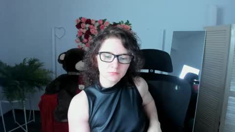 Snapshot of aureliagleam chatting on May 2026 01:25:02 AM Aurelia online show from May 2026 01:25:02 AM