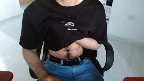 Snapshot of aureliv1 chatting on June 2026 11:04:02 PM Aureliano online show from June 2026 11:04:02 PM