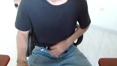 Snapshot of aureliv1 chatting on June 2026 10:25:02 PM Aureliano online show from June 2026 10:25:02 PM