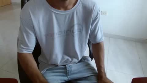 Snapshot of aureliv1 chatting on July 2026 10:01:01 PM Aureliano online show from July 2026 10:01:01 PM