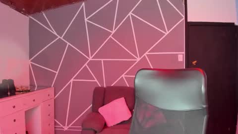 aurora online show from November 2025 04:29:01 PM