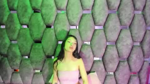 aurora online show from December 2025 03:49:02 PM