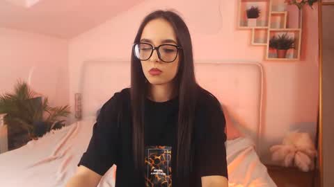 Aurora online show from February 2025 05:40:02 PM