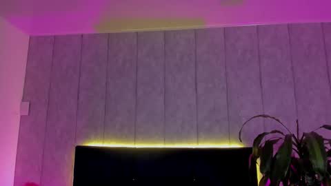 Aurora  online show from December 2025 05:23:01 AM