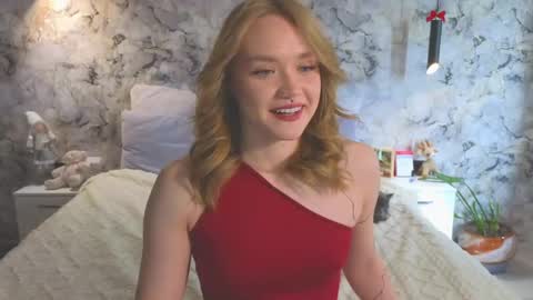 Snapshot of aurora_golden chatting on April 2026 03:33:02 AM Kate online show from April 2026 03:33:02 AM