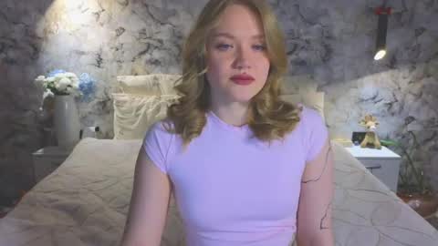Snapshot of aurora_golden chatting on May 2026 12:26:02 PM Kate online show from May 2026 12:26:02 PM