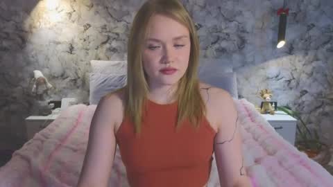 Snapshot of aurora_golden chatting on May 2026 01:06:01 PM Kate online show from May 2026 01:06:01 PM