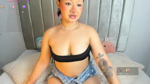Snapshot of aurora_johnson_ chatting on June 2026 06:38:02 AM A U R O R A online show from June 2026 06:38:02 AM