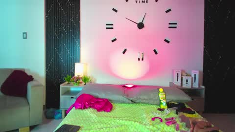 Aurora  online show from April 2026 01:24:02 PM