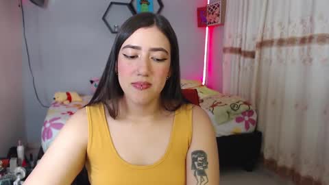 Snapshot of aurora_shy_ chatting on February 2025 01:32:02 AM Aurora  online show from February 2025 01:32:02 AM