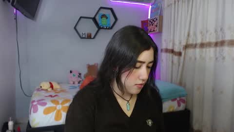Snapshot of aurora_shy_ chatting on February 2025 05:10:02 PM Aurora  online show from February 2025 05:10:02 PM