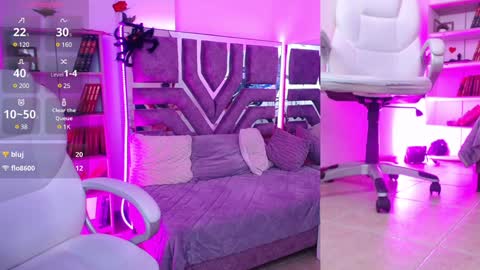 Aurora online show from December 2024 03:21:02 PM