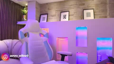 aurora_willow9 online show from November 2025 02:57:02 AM