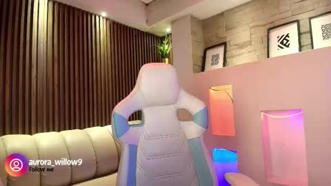 aurora_willow9 online show from December 2025 03:45:02 AM