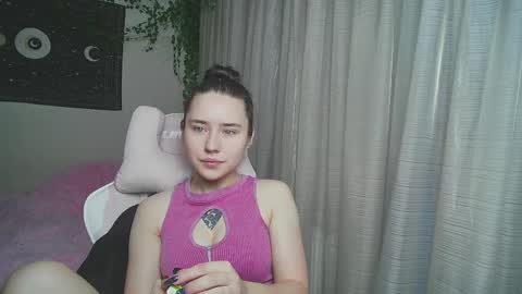 Snapshot of aurora_worker chatting on September 2025 12:43:01 AM Aurora online show from September 2025 12:43:01 AM