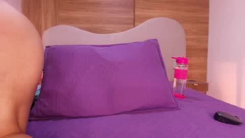 auroraa_miller online show from April 2026 04:06:02 AM