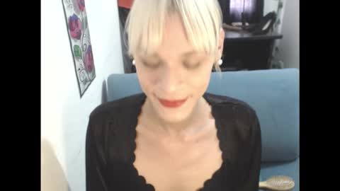 AURORA online show from December 2025 07:21:02 PM