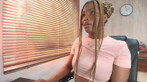 Ariana online show from September 2025 07:59:01 PM