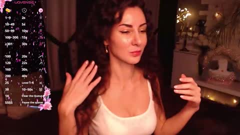 Aurora online show from December 2025 02:34:02 PM