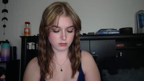 Snapshot of auroralightz1 chatting on December 2025 02:50:02 AM auroralightz1 online show from December 2025 02:50:02 AM