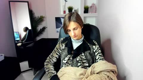 Aurora online show from December 2024 04:34:02 AM