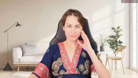 Aurora online show from November 2025 03:05:01 PM