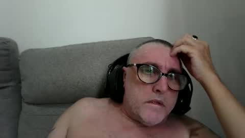 Snapshot of aussie_ozzie chatting on May 2026 03:24:01 AM aussie_ozzie online show from May 2026 03:24:01 AM