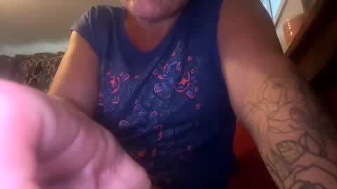 Snapshot of aussielovingxxx chatting on April 2026 07:17:02 AM Milf4u online show from April 2026 07:17:02 AM
