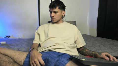 Snapshot of austin_falcon chatting on December 2024 09:06:02 PM Austin online show from December 2024 09:06:02 PM