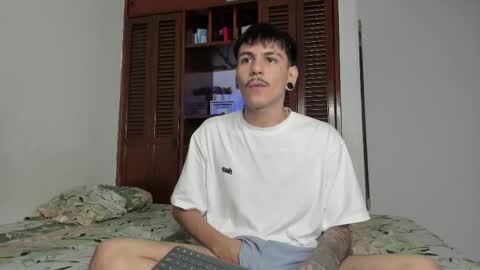 Snapshot of austin_falcon chatting on September 2025 08:20:02 PM Austin online show from September 2025 08:20:02 PM