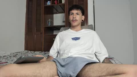 Snapshot of austin_falcon chatting on October 2025 08:17:02 PM Austin online show from October 2025 08:17:02 PM