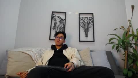 austinreeds online show from November 2025 11:52:02 AM