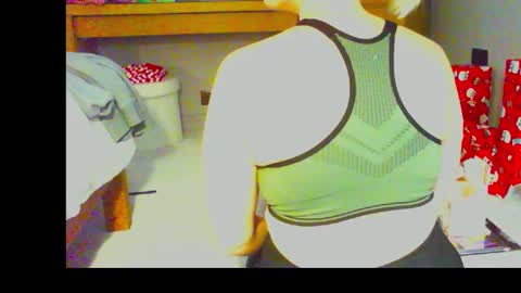 Snapshot of autumn_secret chatting on December 2024 02:44:01 PM Autumn secret online show from December 2024 02:44:01 PM