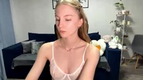 Annie online show from October 2025 05:58:02 PM