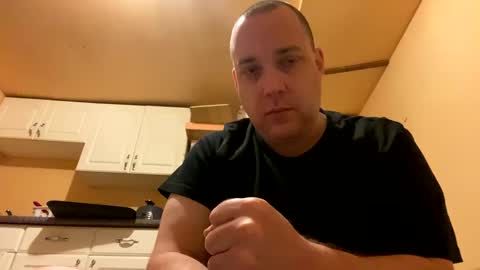 Snapshot of auz1812 chatting on December 2024 07:58:02 AM Auz online show from December 2024 07:58:02 AM