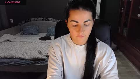 Ava online show from December 2025 11:48:01 AM