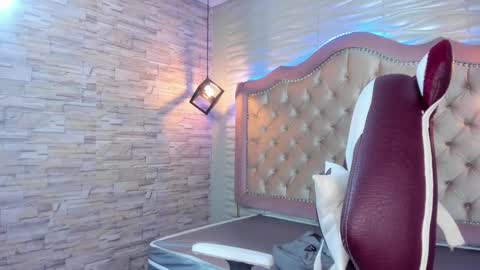              online show from January 2025 10:52:01 PM