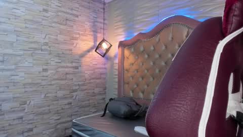              online show from January 2025 01:48:01 AM