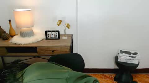 Ava online show from September 2025 11:01:02 AM