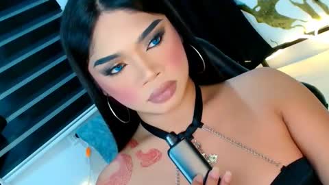 Snapshot of ava_lux chatting on June 2026 06:21:02 AM Ava online show from June 2026 06:21:02 AM