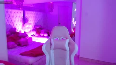 Snapshot of ava_williams_ chatting on February 2026 01:37:02 PM AVA online show from February 2026 01:37:02 PM