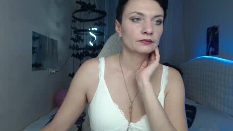avasaturnian online show from October 2025 12:26:01 PM